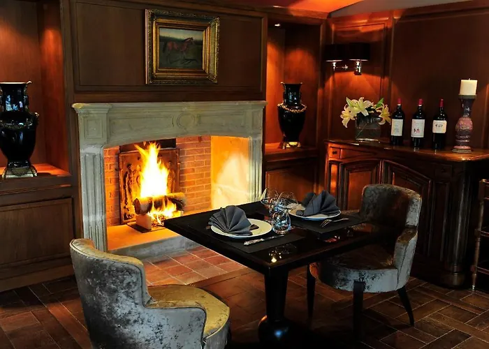 Le Domaine Chateau Du Faucon